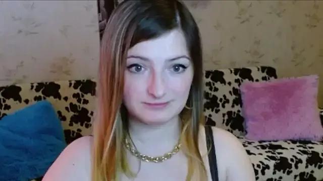 Arielsssplash from StripChat is Freechat