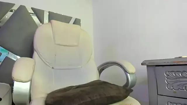 Arii_xxx from StripChat