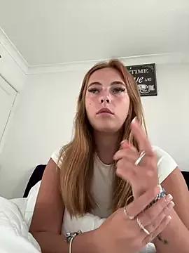 AroraAngel from StripChat is Freechat