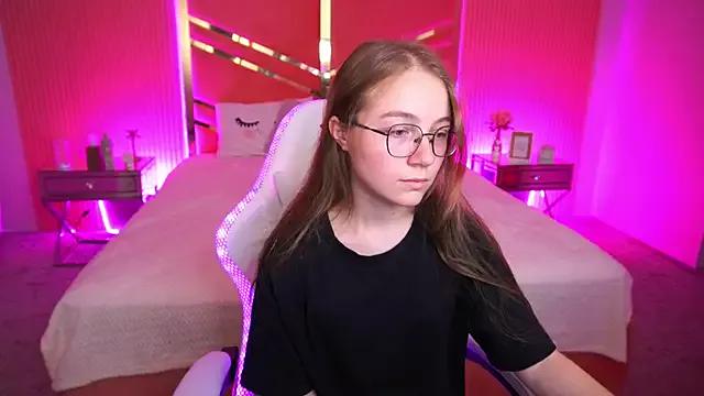 ArrinaWairr from StripChat is Freechat