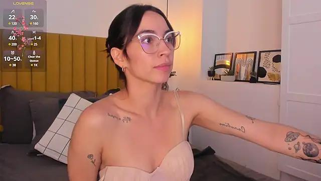 Aryane_art from StripChat
