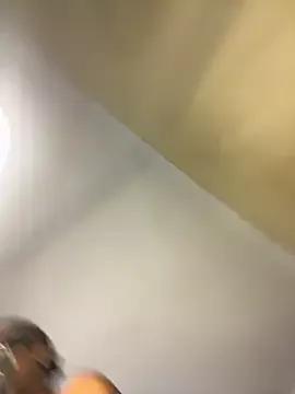 Ashantri webcams show profile image 