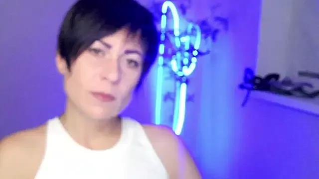 Ashley_Brookss from StripChat is Freechat