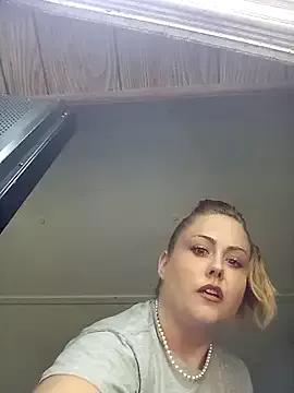 AshleyHazelxxx from StripChat is Freechat