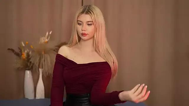 AshleyNikoo from StripChat is Freechat