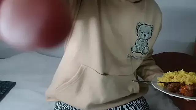 AshleyT255 from StripChat is Freechat