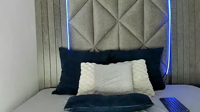 AshleyTaaylor_ from StripChat is Freechat