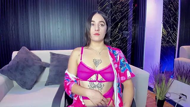 ashleyy_collinss from StripChat is Freechat