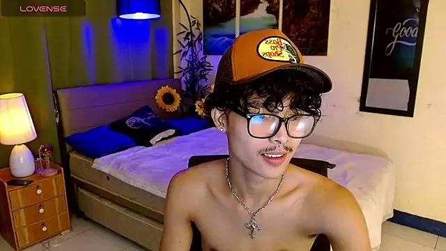 AsianCarl from StripChat
