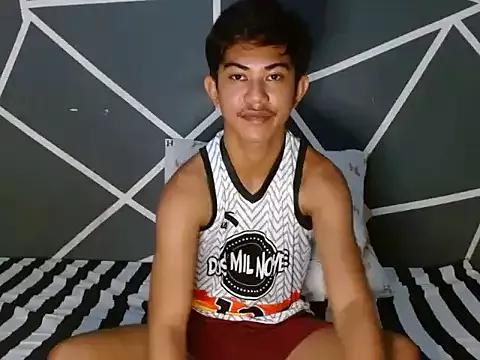 AsianHero from StripChat is Freechat