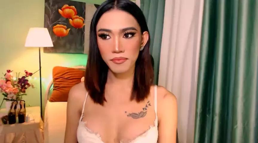 AsianHugecockCarla from StripChat