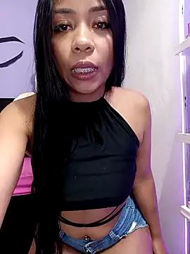 Ateneapartenos from StripChat is Freechat
