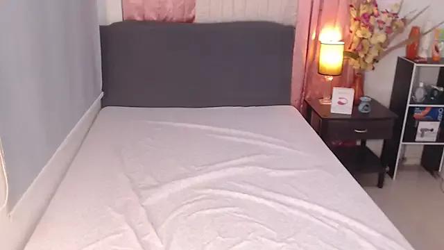 AthaliaXoxo from StripChat