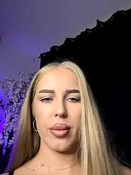 AubrieleRouj1 from StripChat is Freechat