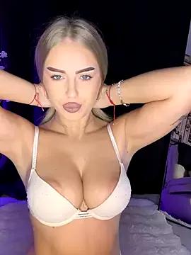 Photos of AubrieleRouj1 from StripChat is Freechat