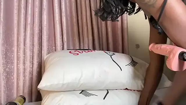 AudreySpanksFuck- from StripChat is Freechat