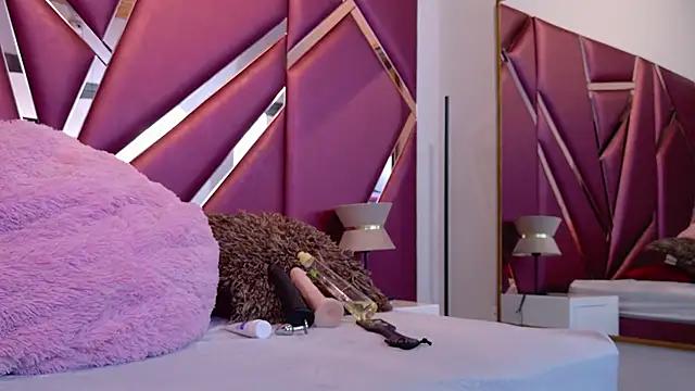 AuraAlbin from StripChat