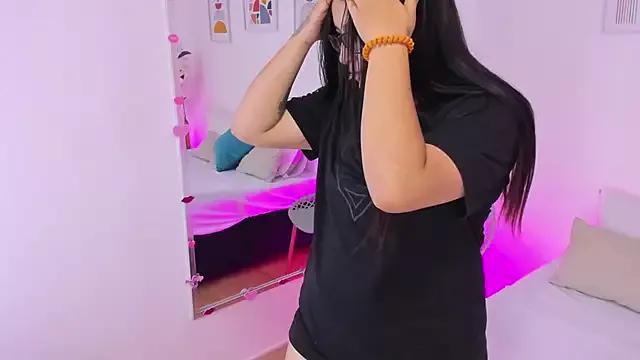 AureStorm from StripChat is Freechat