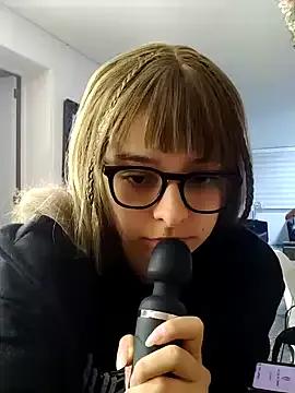 Aurora_blaack from StripChat is Freechat