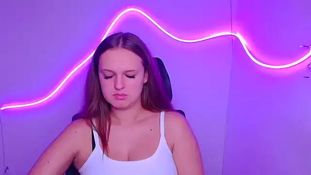 Aurora_White from StripChat is Freechat