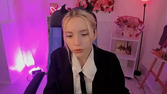 AuroraWrenfield from StripChat is Freechat