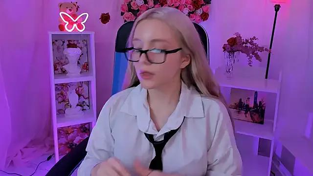 AuroraWrenfield from StripChat is Freechat