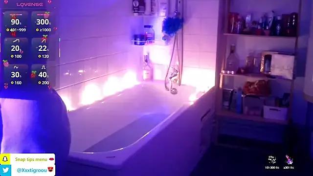 Autumn_Nighht from StripChat