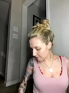 AutumnTides from StripChat
