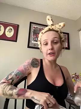 AutumnTides from StripChat