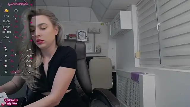 AvaBlue_ from StripChat
