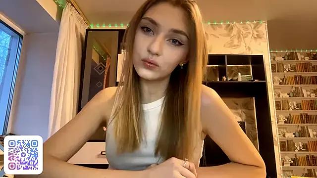 AveryBerkson from StripChat is Freechat