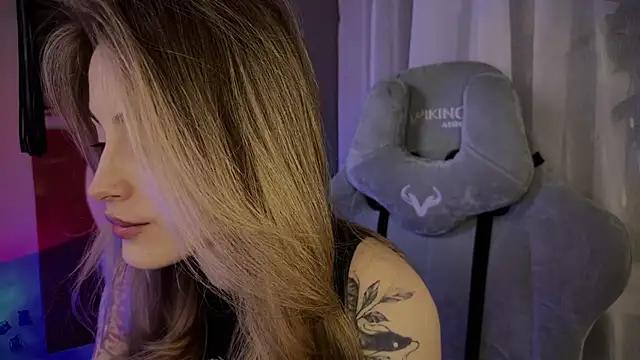 aviva_faith from StripChat