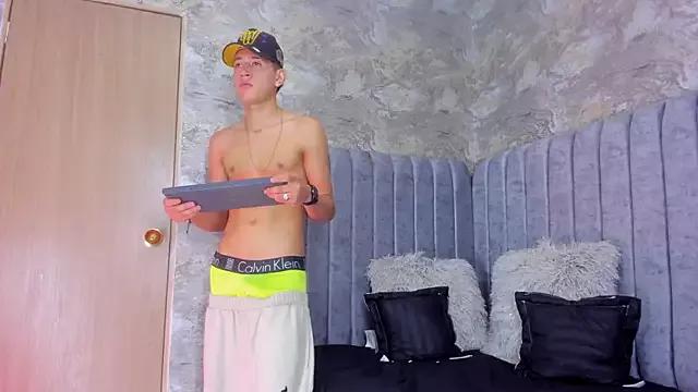 Axel_BIGCOCK from StripChat is Freechat