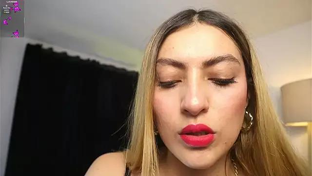 ayleen_star from StripChat is Freechat