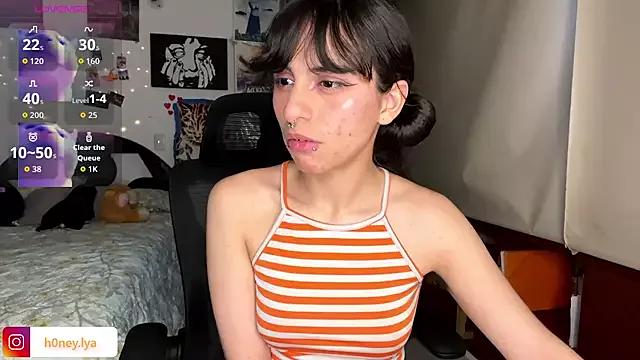 B0nnie_H0ney from StripChat