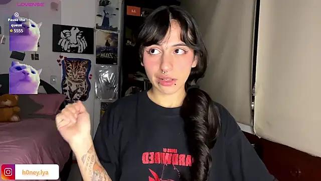 B0nnie_H0ney from StripChat