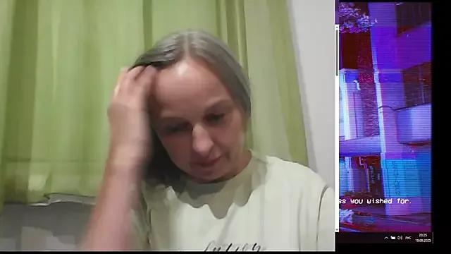 B_i_r_d_i_e from StripChat