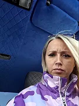 B_l_o_n_d_i_n_k_a webcams show profile image 