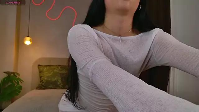 B_Monica_ webcams show profile image 