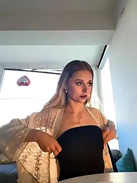 BabyAnais from StripChat is Freechat