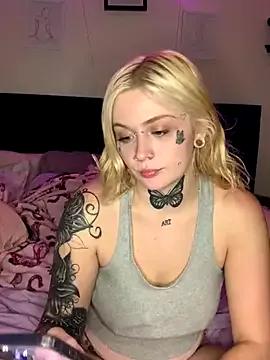 babybankssxo from StripChat is Freechat