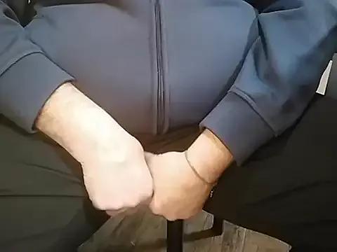 BabyBearMilk from StripChat