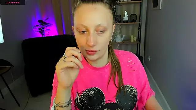 babydarkness from StripChat