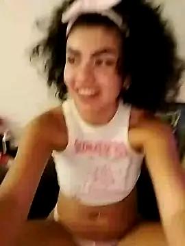 babydrippp from StripChat