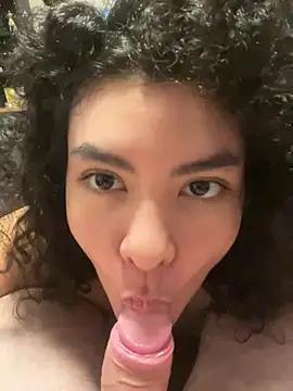 babydrippp from StripChat