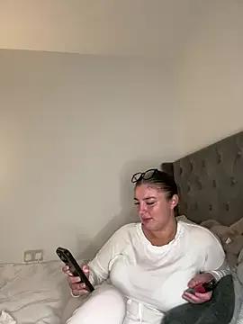 BabyElss from StripChat