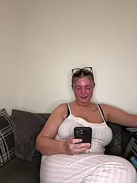 BabyElss from StripChat