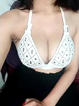 babyqueen001 from StripChat