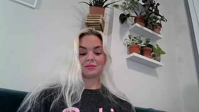 badblondebunny from StripChat is Freechat