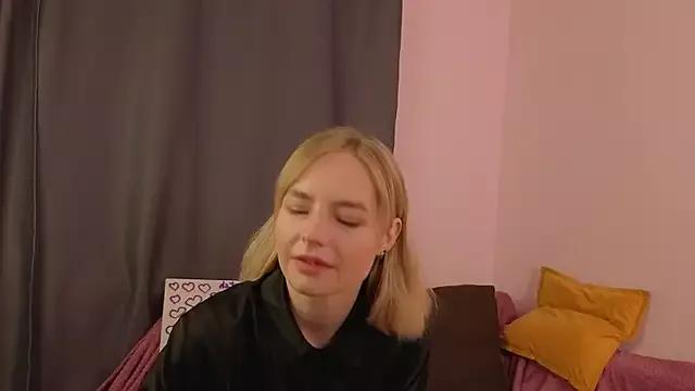 BaileyBernos from StripChat is Freechat